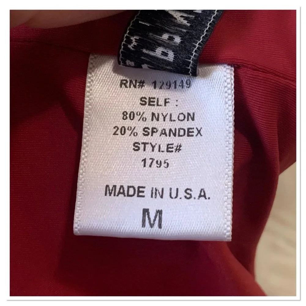 Dippin' Daisy's Cut Out Middle Swimsuit Red Size Medium - Picture 6 of 7